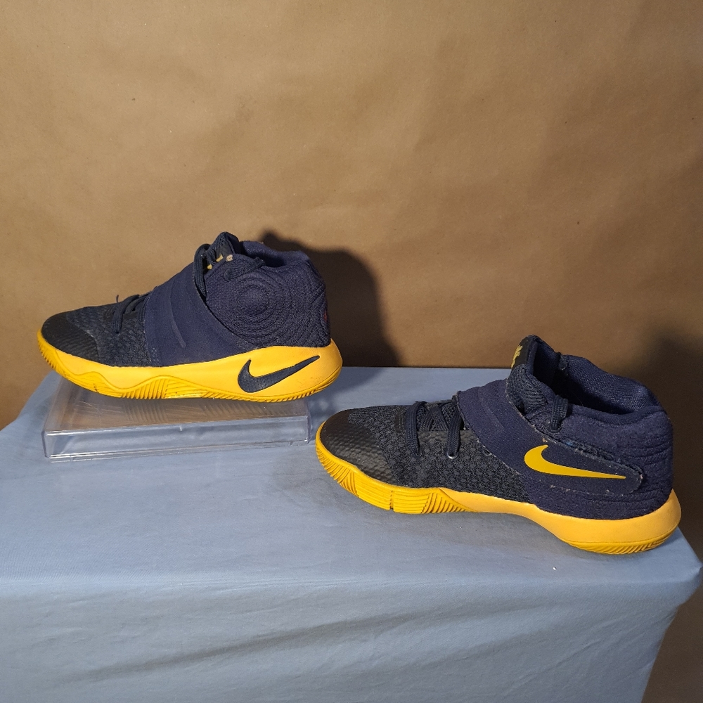 Nike Kyrie 2 'Cavs Playoffs'